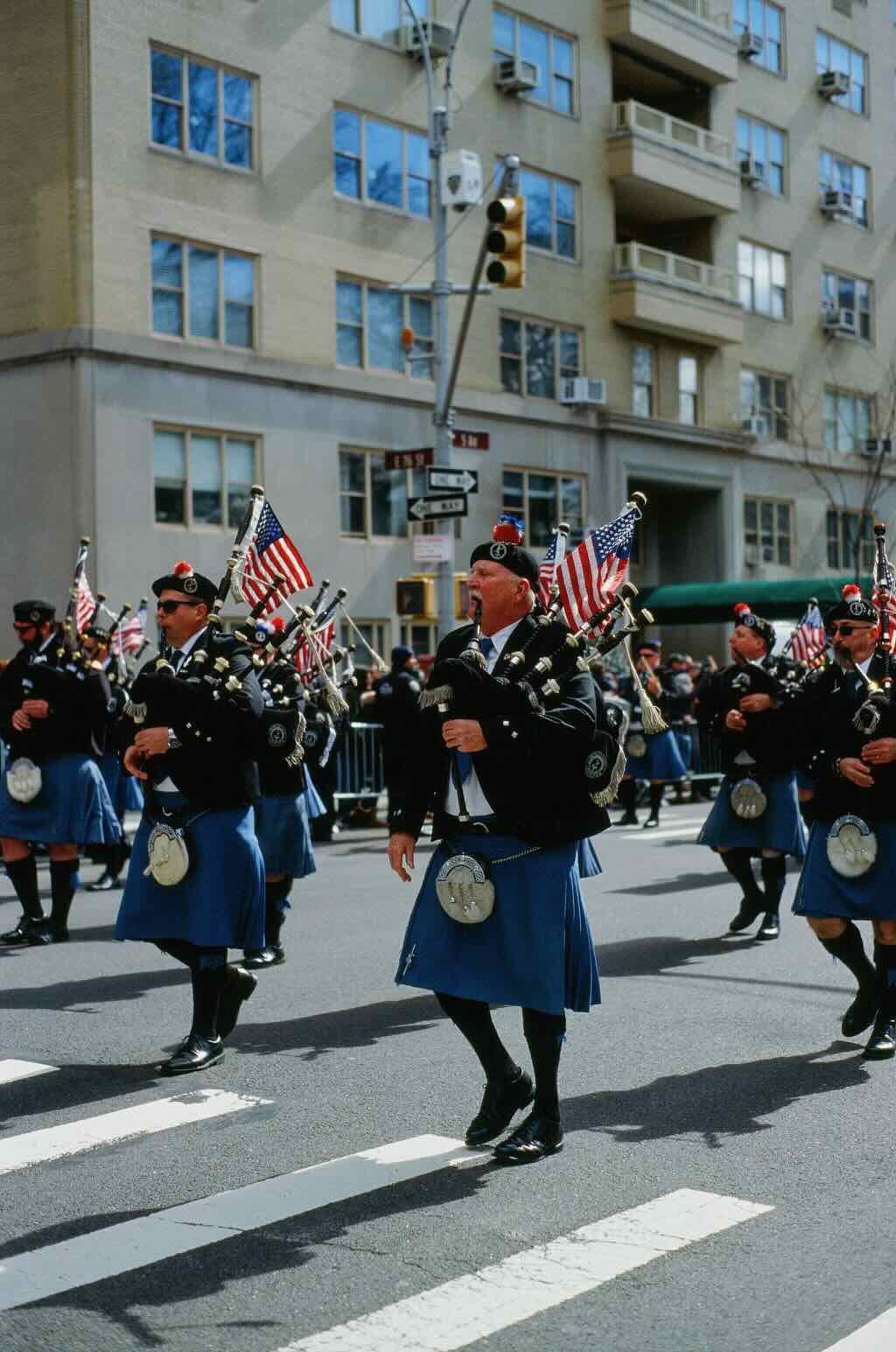 /images/gallery/pipeband/bagpiper_19.jpg