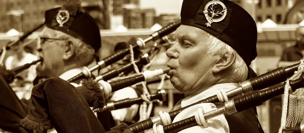 Pipeband performing together