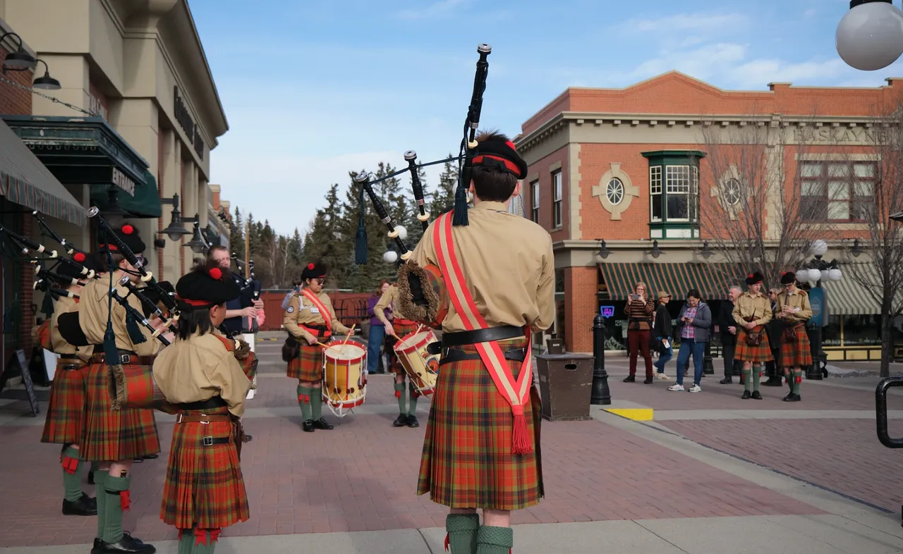 78th Fraser Highlanders Youth Squad performing outdoors