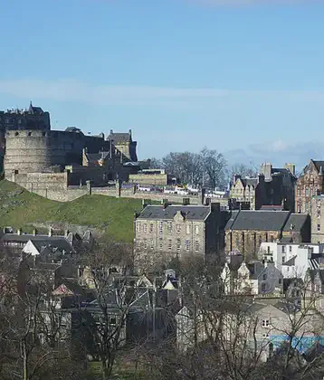 /images/tich/Edinburgh_Castle_from_the_south_east.webp