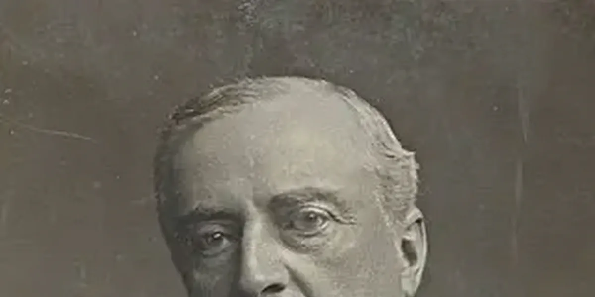 /images/tich/John_Redmond,_circa_1909.webp